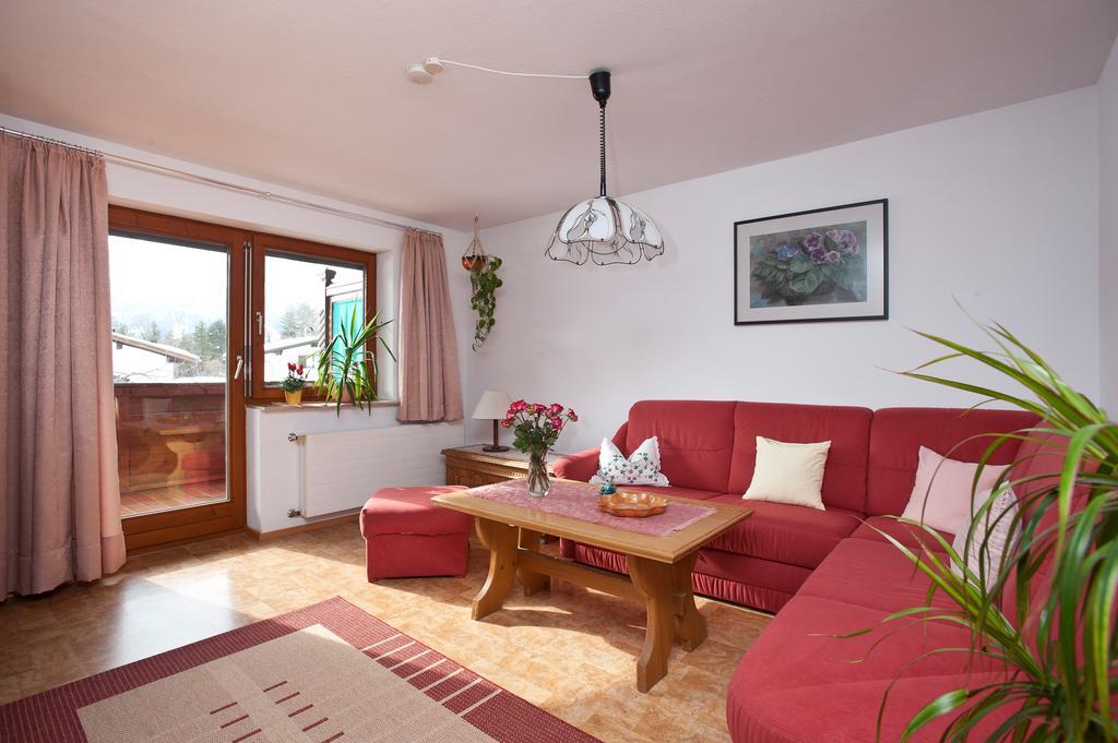 Haus Moosbrugger Hotel Reutte Exterior photo